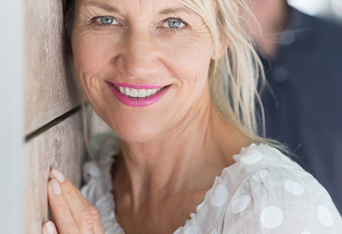 TRATAMIENTO DE CONTORNO DE OJOS ANTI-EDAD CONT